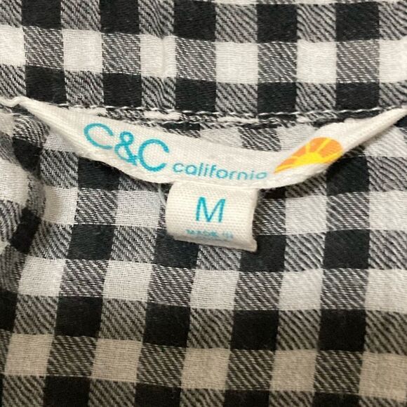 C&C California black and white checked button down size Medium - Picture 5 of 7